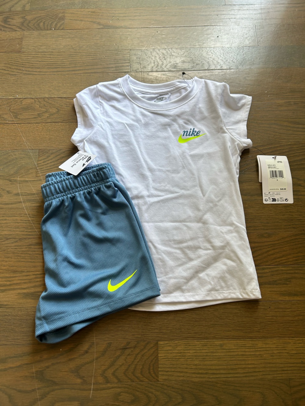 NWT Nike Girls Set size 6